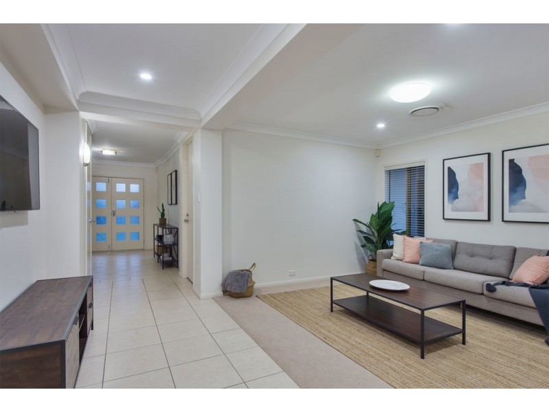 11 Leander Circuit, Oxenford QLD 4210