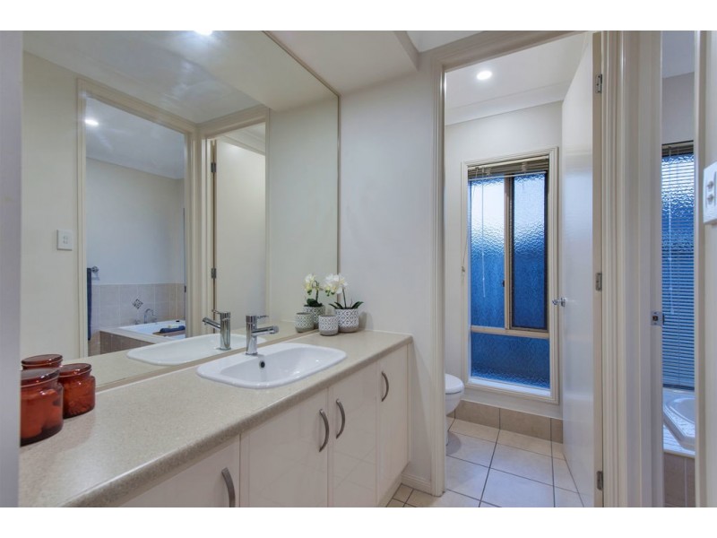 11 Leander Circuit, Oxenford QLD 4210