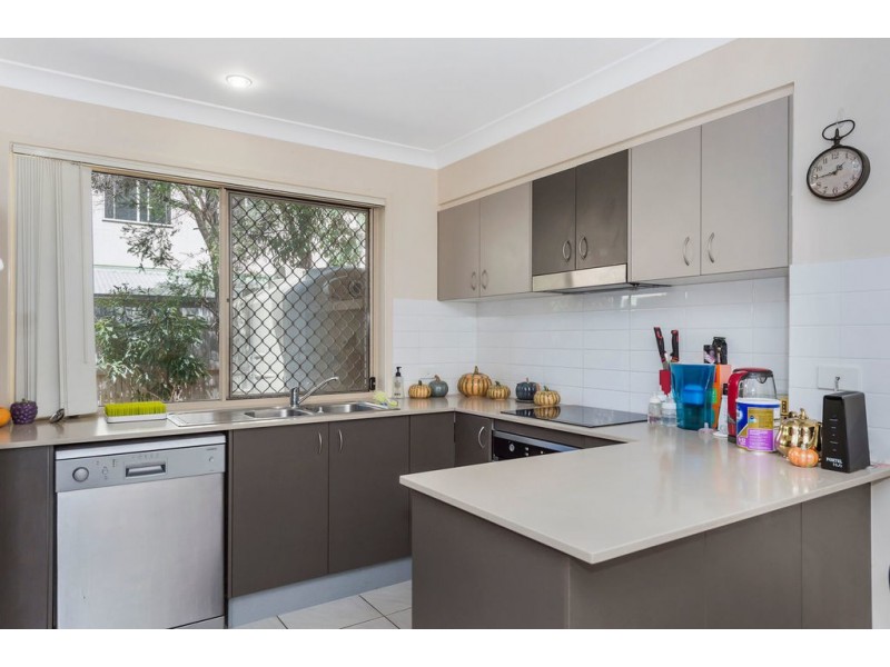 10/2 Weir Drive, Upper Coomera QLD 4209