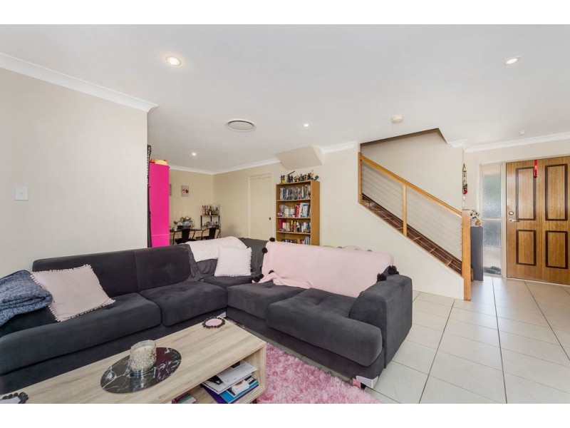 10/2 Weir Drive, Upper Coomera QLD 4209