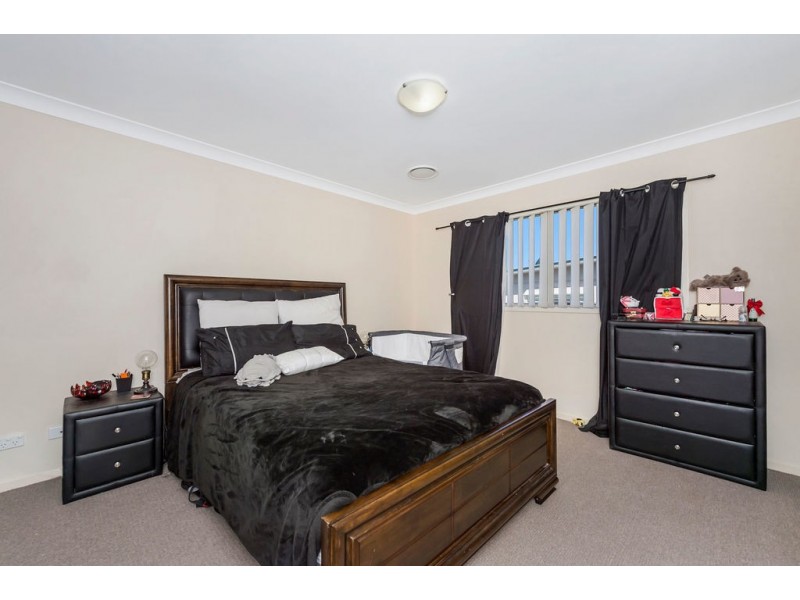 10/2 Weir Drive, Upper Coomera QLD 4209