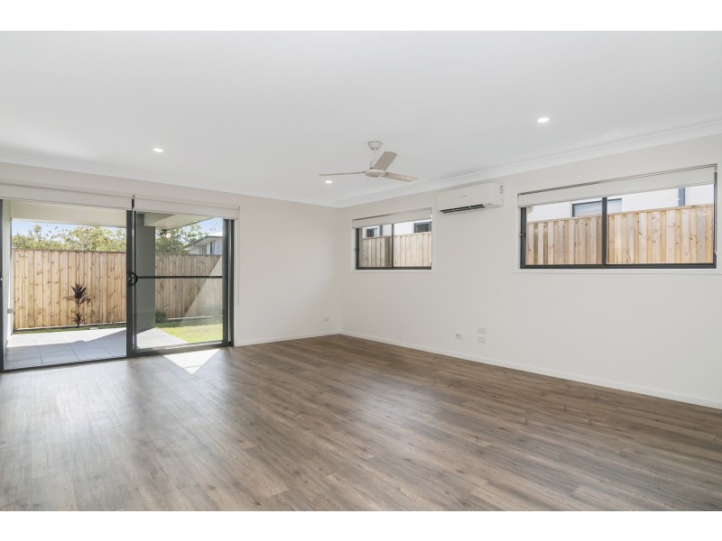 2/6 Pidgeon Street, Pimpama QLD 4209