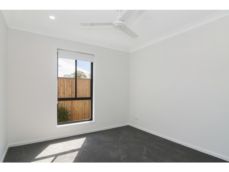 2/6 Pidgeon Street, Pimpama QLD 4209