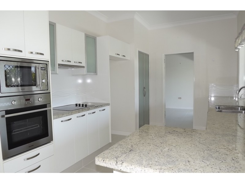 4 Wattle Glen Place, Robina QLD 4226