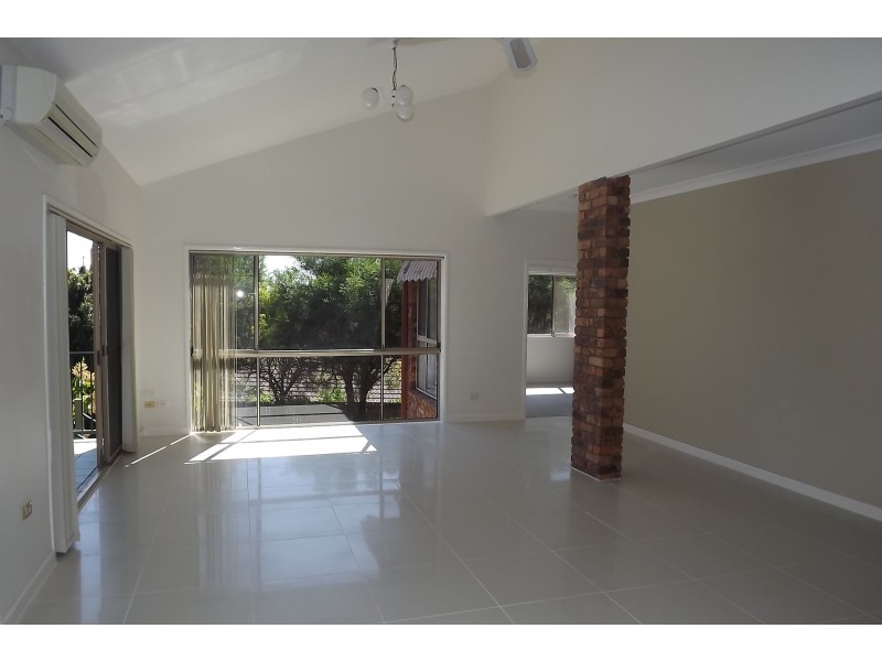 4 Wattle Glen Place, Robina QLD 4226