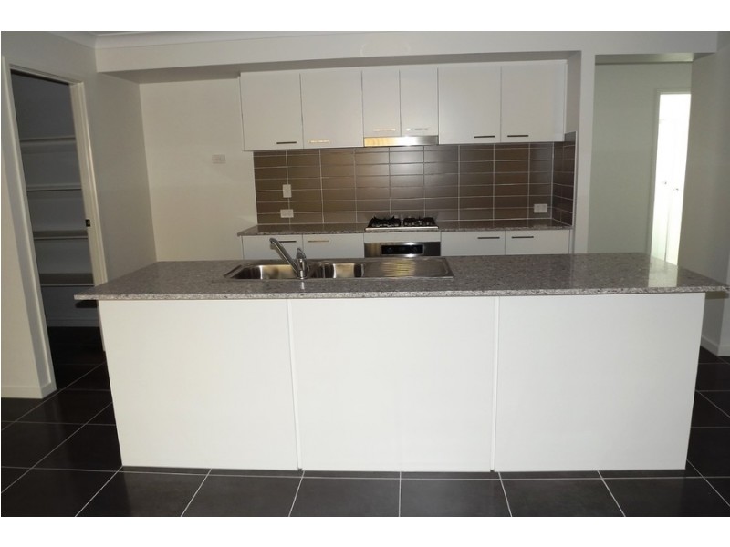 17 Milbrook Crescent, Pimpama QLD 4209