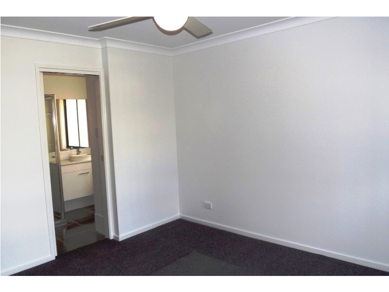 17 Milbrook Crescent, Pimpama QLD 4209