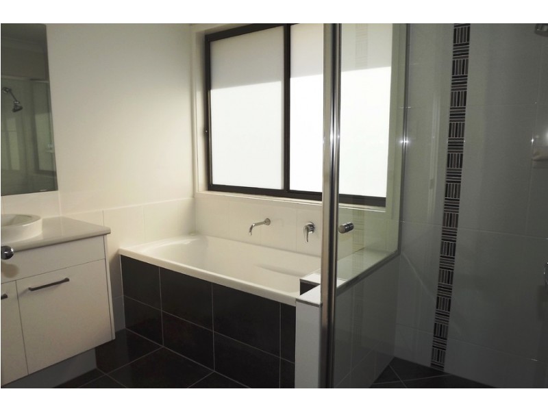 17 Milbrook Crescent, Pimpama QLD 4209