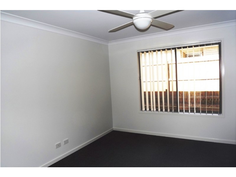 17 Milbrook Crescent, Pimpama QLD 4209