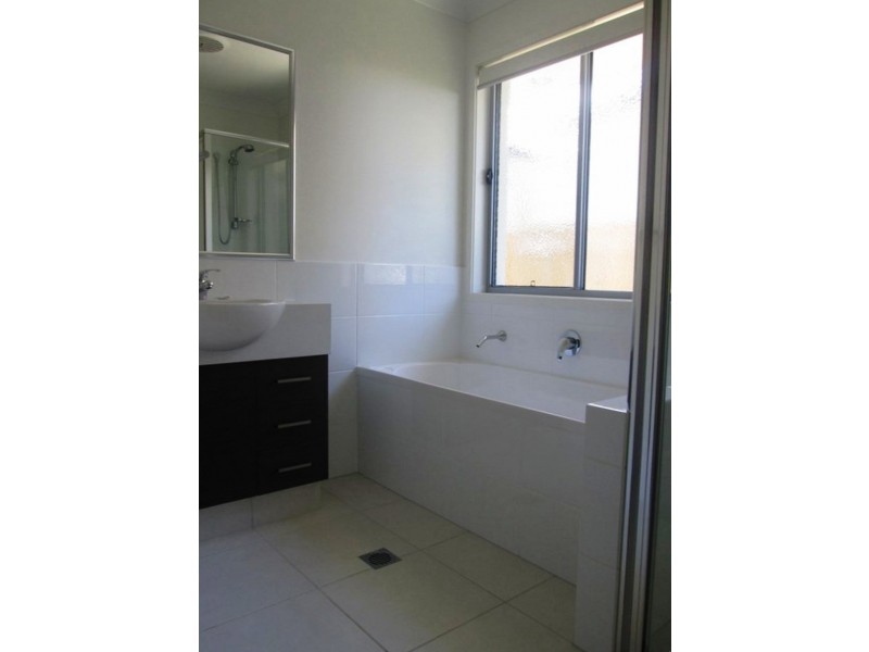 24 Carpenters Drive, Coomera QLD 4209