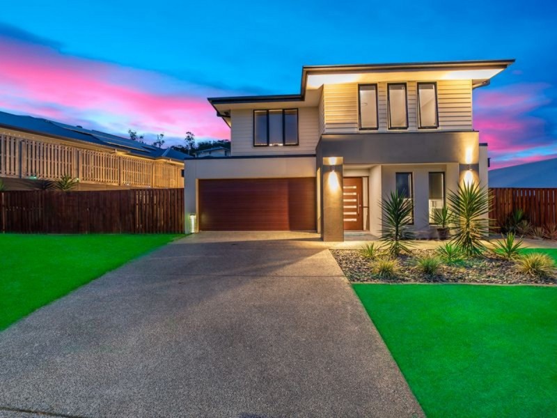 11 Hillstone Crescent, Maudsland QLD 4210