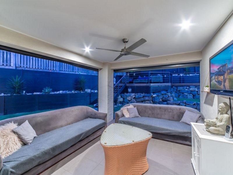 11 Hillstone Crescent, Maudsland QLD 4210