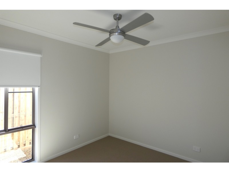 12 Lindeman Circuit, Pimpama QLD 4209