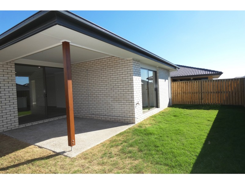 12 Lindeman Circuit, Pimpama QLD 4209