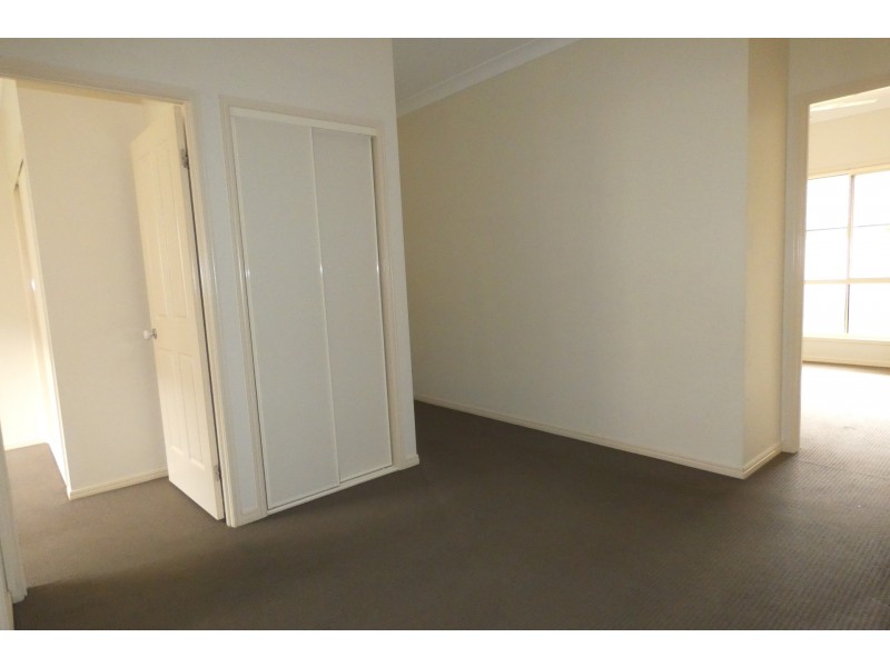 3 Firecrest Close, Upper Coomera QLD 4209