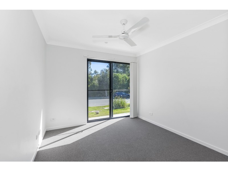 2/13 Chrome Drive, Pimpama QLD 4209