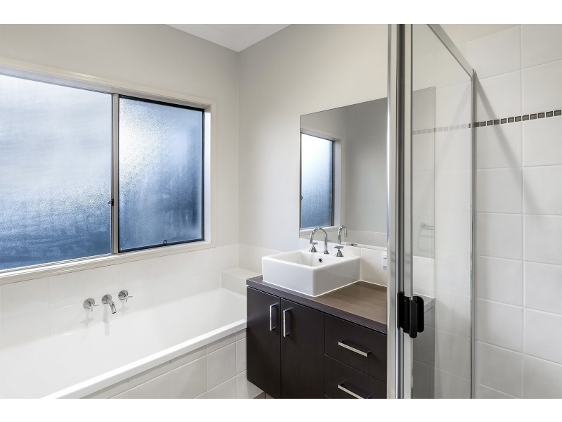 3 Icefire Lane, Coomera Waters QLD 4209