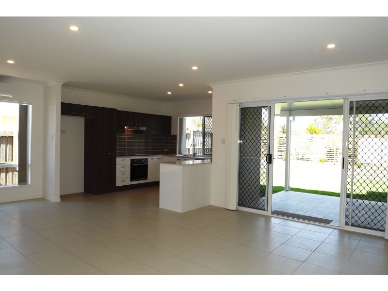 1/46 Gunther Avenue, Coomera QLD 4209