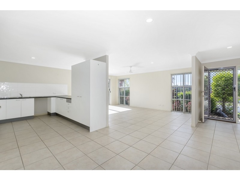 2/27 Freestone Drive, Upper Coomera QLD 4209