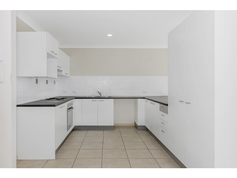 2/27 Freestone Drive, Upper Coomera QLD 4209