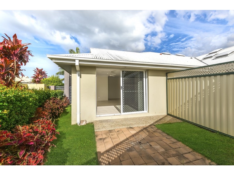 2/27 Freestone Drive, Upper Coomera QLD 4209