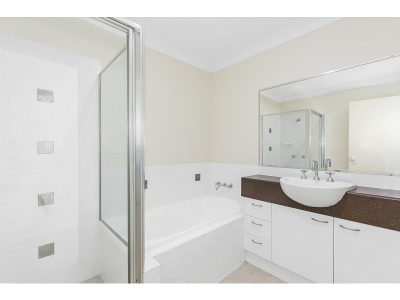 2/27 Freestone Drive, Upper Coomera QLD 4209