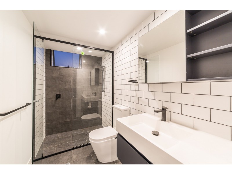 215/1 Hart Street, Ashmore QLD 4214