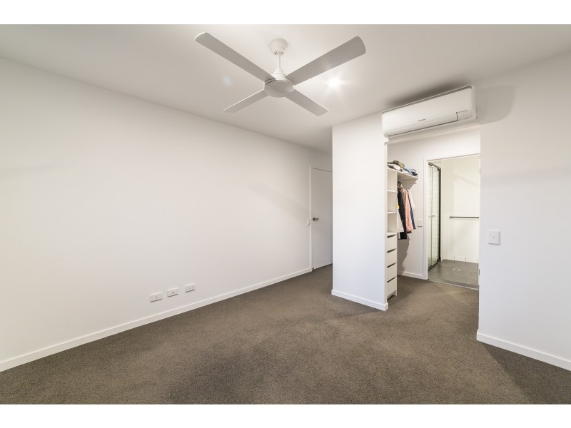 215/1 Hart Street, Ashmore QLD 4214