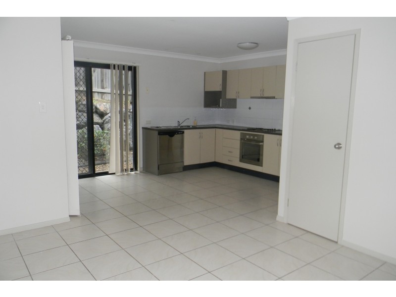 11/136 Pacific Pines Boulevard, Pacific Pines QLD 4211