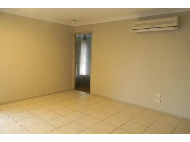 11/136 Pacific Pines Boulevard, Pacific Pines QLD 4211