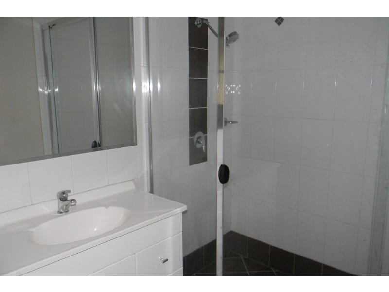 11/136 Pacific Pines Boulevard, Pacific Pines QLD 4211