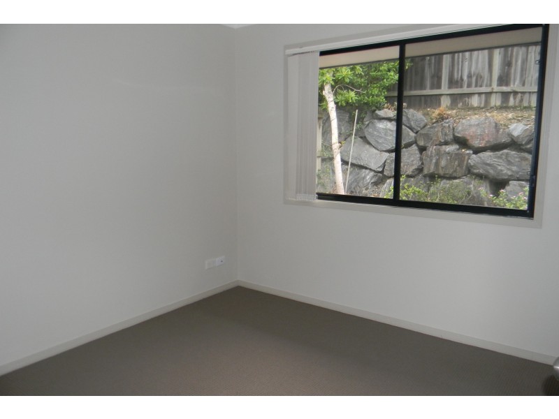 11/136 Pacific Pines Boulevard, Pacific Pines QLD 4211