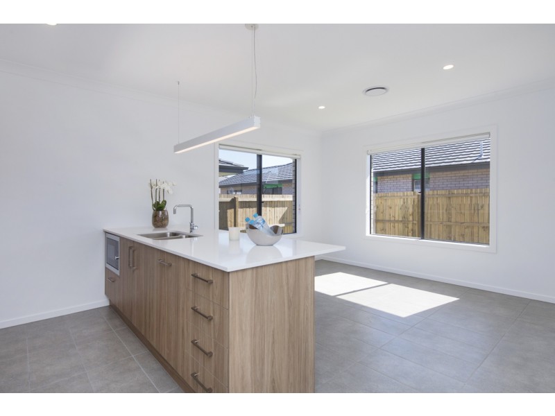 7 Forest Avenue, Ormeau QLD 4208