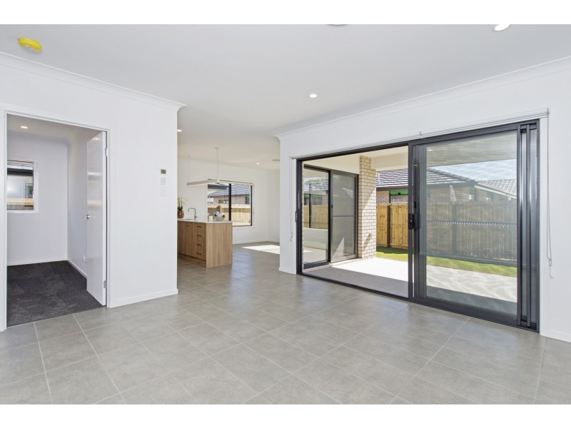 7 Forest Avenue, Ormeau QLD 4208