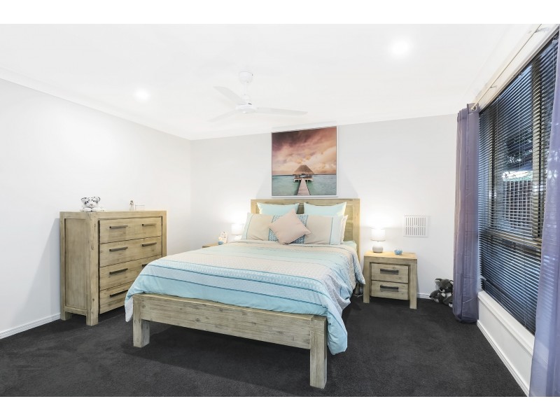 23 Papara Street, Pacific Pines QLD 4211