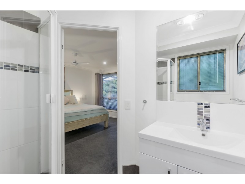 23 Papara Street, Pacific Pines QLD 4211