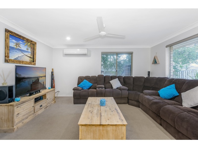 23 Papara Street, Pacific Pines QLD 4211