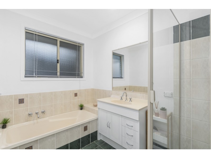 23 Papara Street, Pacific Pines QLD 4211