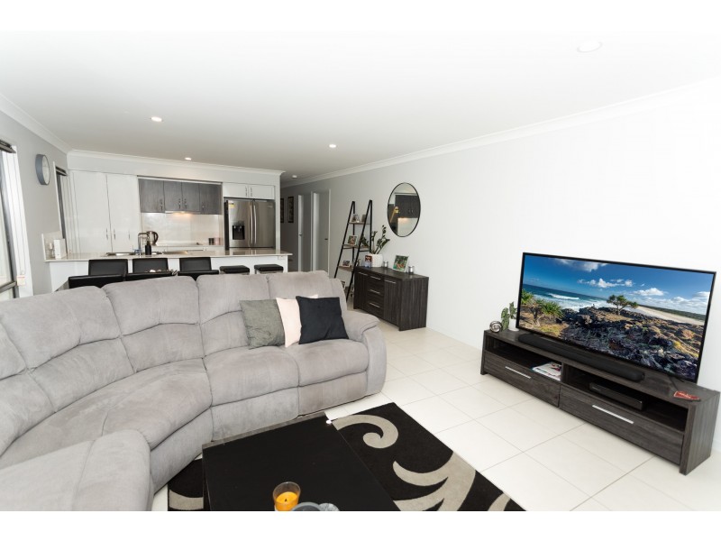 25 Mcveigh Street, Pimpama QLD 4209
