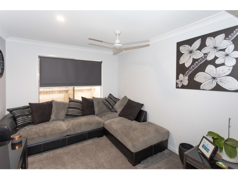 25 Mcveigh Street, Pimpama QLD 4209