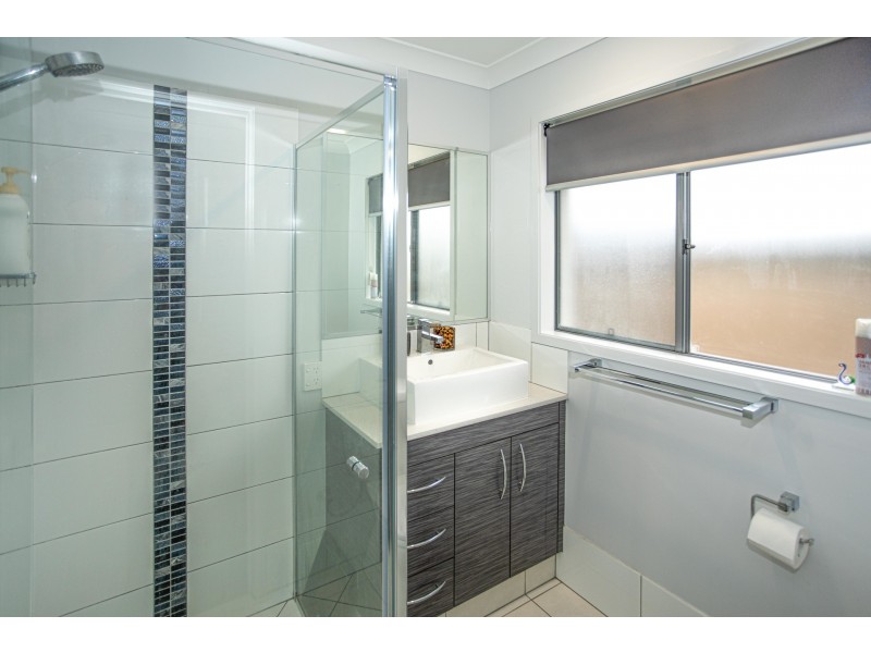 25 Mcveigh Street, Pimpama QLD 4209