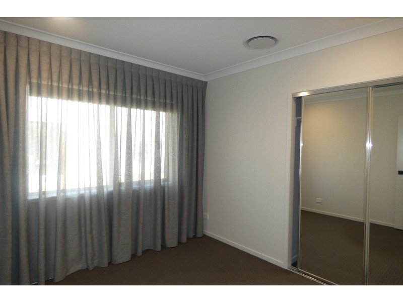 4 Azure Way, Coomera QLD 4209