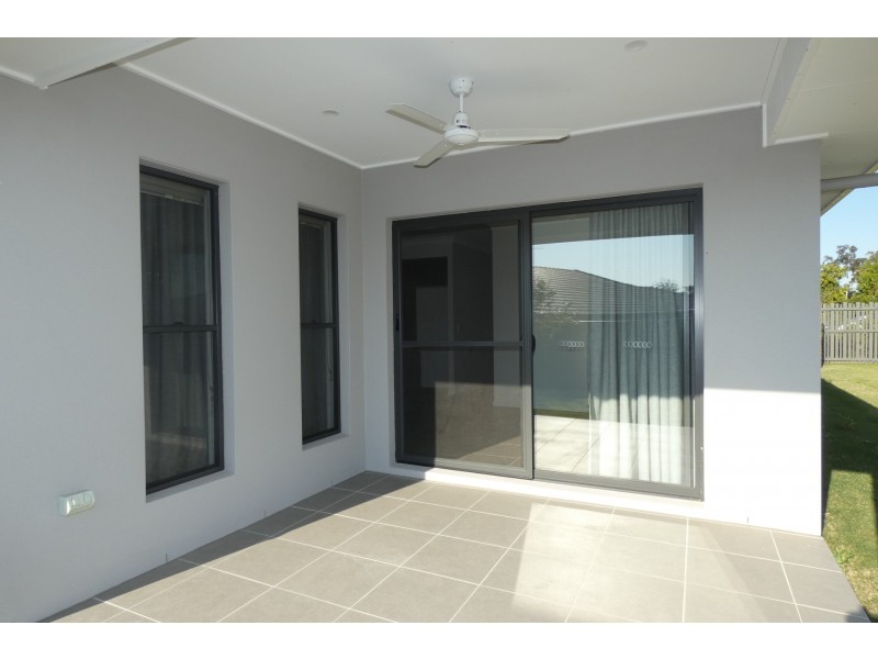 4 Azure Way, Coomera QLD 4209