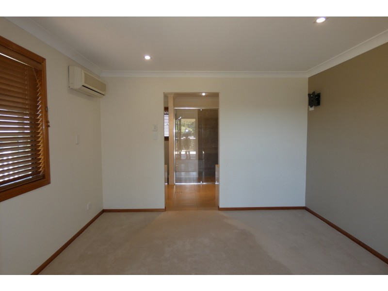 8 Dalgleish Road, Ormeau Hills QLD 4208