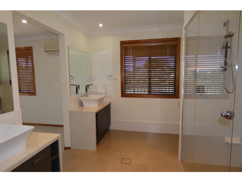 8 Dalgleish Road, Ormeau Hills QLD 4208