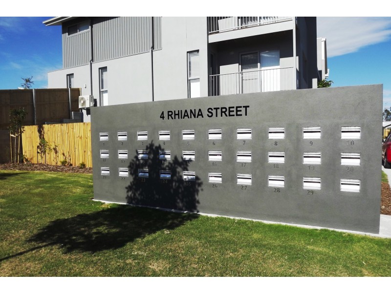 1/4 Rhiana Street, Pimpama QLD 4209