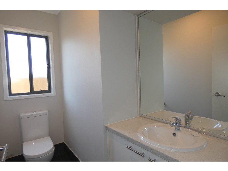 2 Wingham Lane, Upper Coomera QLD 4209