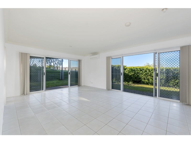 111/1 Sauvignon Parade, Upper Coomera QLD 4209