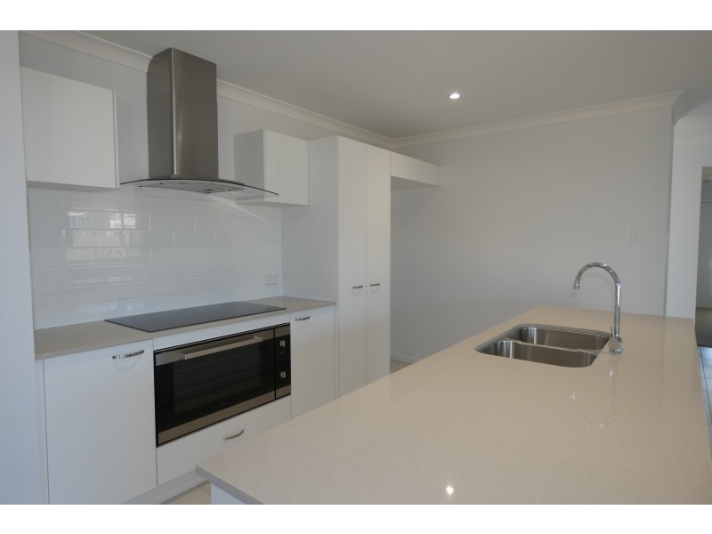 38 Mackellar Way, Walloon QLD 4306