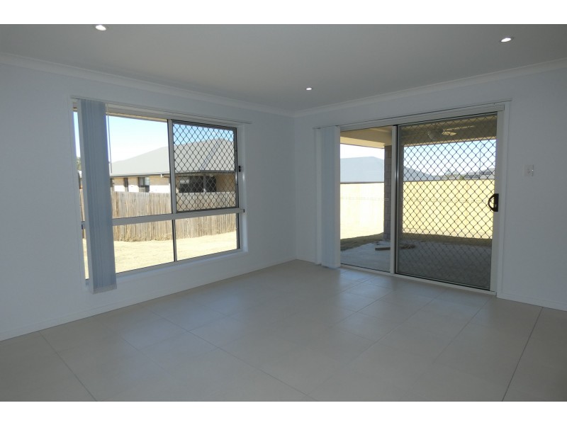 38 Mackellar Way, Walloon QLD 4306